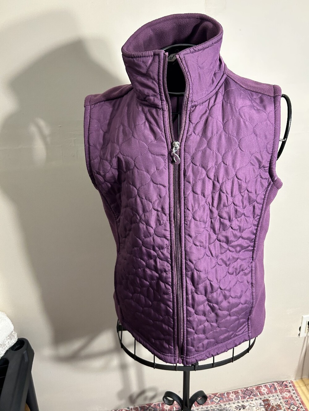 cambridge dry goods   size medium  womens outdoor wear vest gorpcore purple